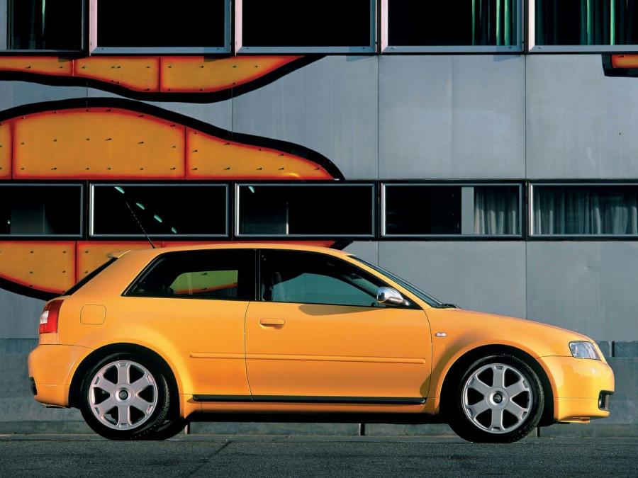  Audi S3 (8L) 2001 года  (фото 13 из 18)